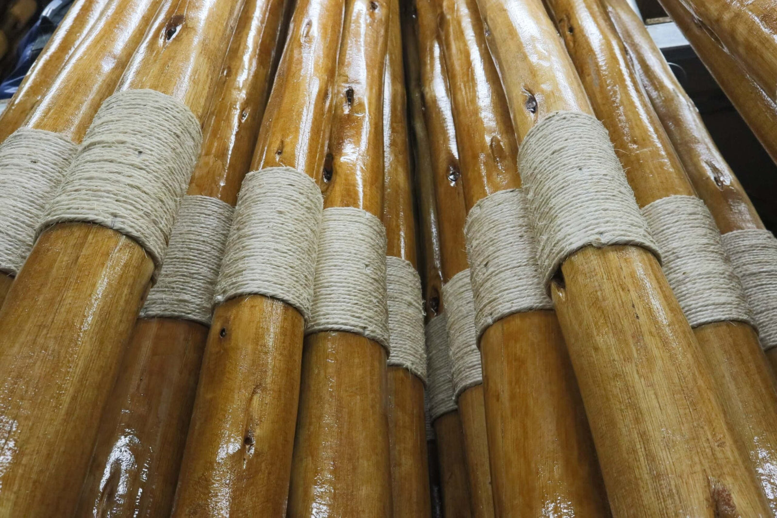 Eucalyptus of kastanje houten tentpalen voor je stretchtent?