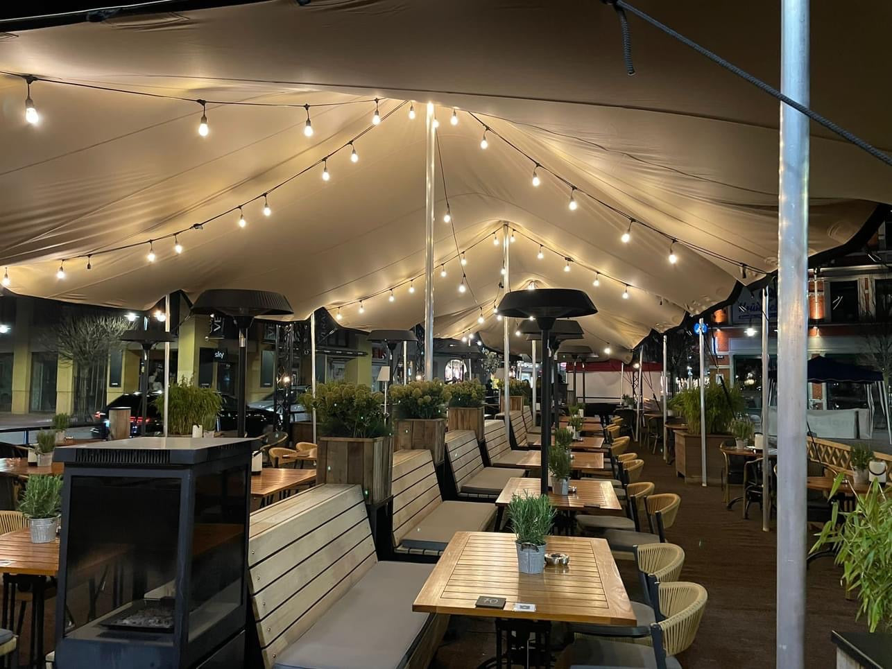 stretchtent horeca sfeer opbouw